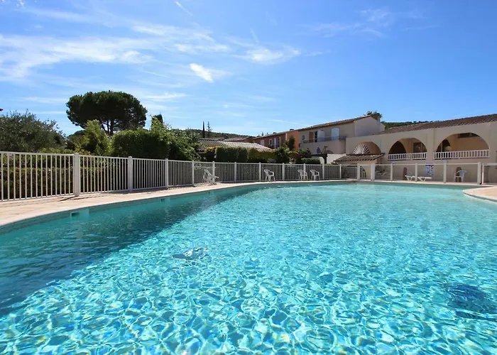 Walking Distance, Sea View House