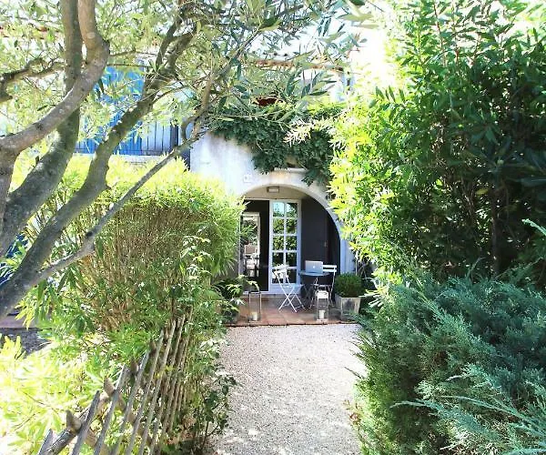 Walking Distance, Sea View House *